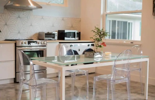 Bradenton House | Brand new 1 bedroom, 1 bath Guest House! Sleeps 3