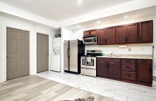 Walkerville Apartment | Brand new 1-bedroom house by the Riverfront