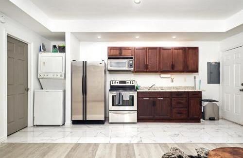 Walkerville Apartment | Brand new 1-bedroom house by the Riverfront