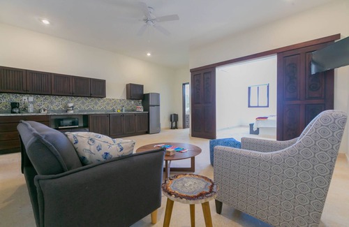 Isla Mujeres Villa | Brand New 12 Suite Villa directly on the waters edge of the Caribbean Sea