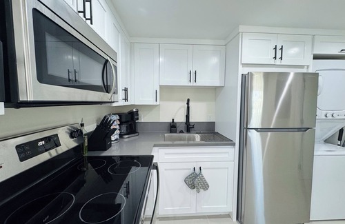 Winnetka House | Brand New 1BR Home Perfect location