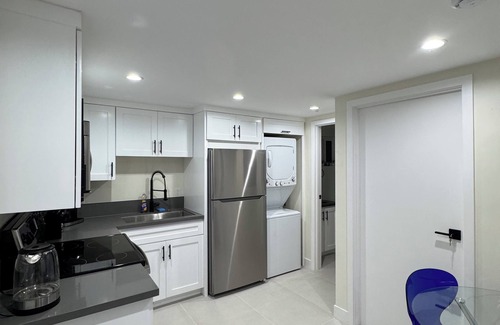 Winnetka House | Brand New 1BR Home Perfect location
