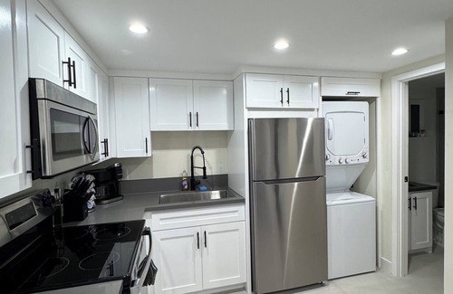 Winnetka House | Brand New 1BR Home Perfect location