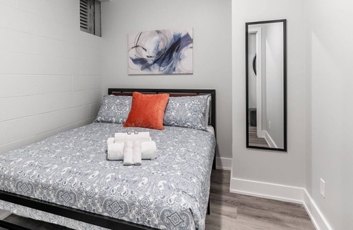 Central Hamilton Apartment | Brand New - 1BR Modern Apartment - PRIME Location!