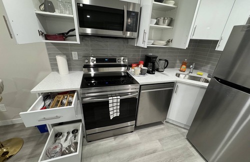 Southwest Calgary House | Brand new 2 bdrm 3 beds luxury Guest Suite with separate entrance