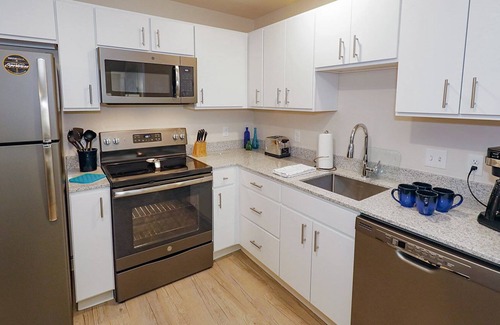 Plymouth Apartment | Brand New 2 Bedroom 2 Bath in Great Neighborhood