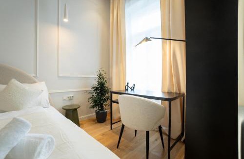 Schottenfeld Apartment | Brand-new 2-room apartment with a king size bed