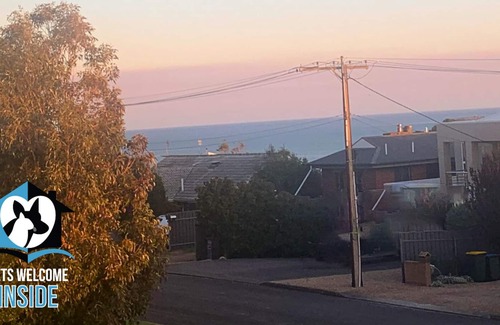 McCracken House | Brand New 2 Story House w Sea & Hill Views