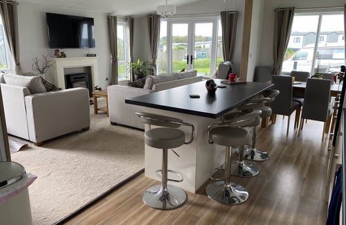 Bude Cabin | Brand new 2021 Lodge - private access to the coastal path