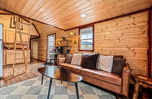 Hayesville Cabin | Brand new! 2bed/1bath Cabin with Mountain View, hot tub and grilling deck/Fire Pit table