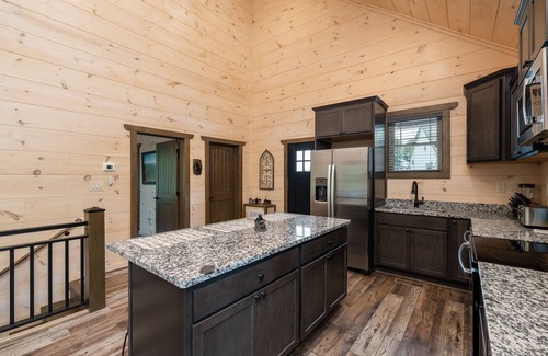 Sevierville House | Brand NEW 2bed 2bath w Hot Tub