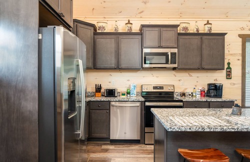 Sevierville House | Brand NEW 2bed 2bath w Hot Tub