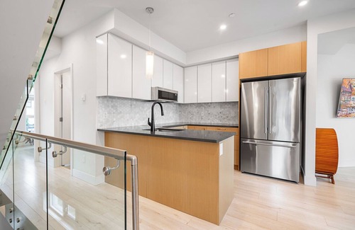 North Vancouver House | Brand New 3 Bed 3 Bath Townhouse