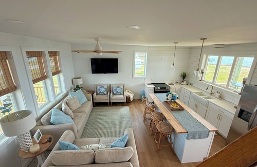 Harkers Island Cottage | Brand NEW 3 bedroom waterfront cottage on Harker's Island!