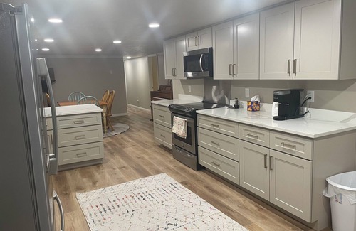 South Jordan Apartment | Brand New 3-bedroom basement apartment with WiFi, AC in South Jordan