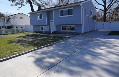 West Babylon Apartment | Brand new 3 bedroom apt close to all