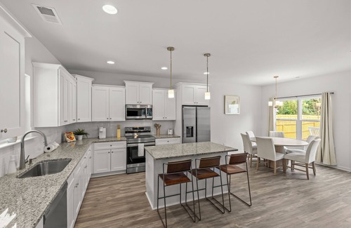 Paw Creek House | Brand New 3-bedroom house - Sleeps 10+ Comfortably, Convenient to Uptown