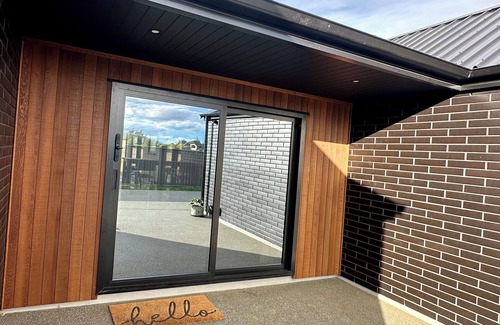 Te Anau House | Brand New 3-bedroom house with lake and mountain views, AC, lots of TVs, Te Anau