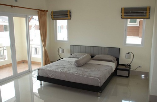 Hat Yai Villa | Brand New 300M2 VILLA close to Had Yai.