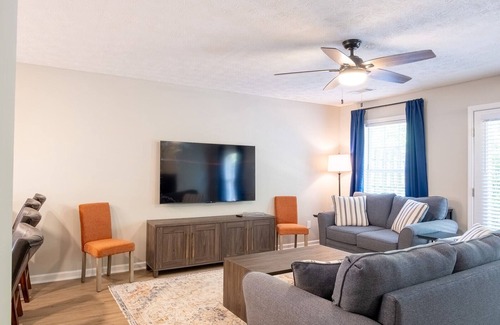 Auburn House | BRAND NEW! 3BD/3.5BA Auburn Townhome Near Campus