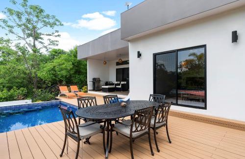 Coco House | Brand-New 3BD Hilltop Home with Pool by SPCR