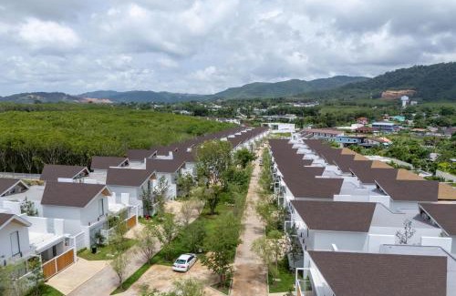 Si Sunthon Villa | Brand-New 3BR Designer Pool Villa in Exclusive Residence LuxPride 4 L20