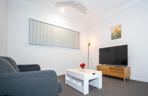 Park Ridge House | Brand New 4BR Family Oasis Easy Brisbane Access