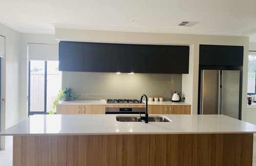 Geographe House | Brand New 5 Bedroom Home 1km from the Beautiful Busselton Beaches