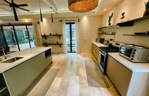 Manzanillo Villa | BRAND NEW 5-Star LUXE The Oasis - Family Villan