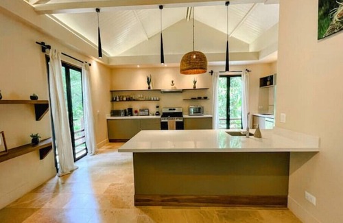 Manzanillo Villa | BRAND NEW 5-Star LUXE The Oasis - Family Villan