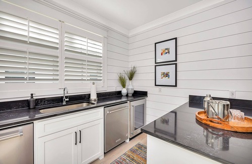 King City Cottage | BRAND NEW 6 Bed 9 Bath Luxury Beach House W/Private HEATABLE POOL Steps to Beach
