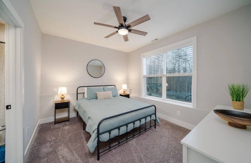 Lakeside Estates House | BRAND NEW! 6B/5Ba near Sugar Hollow Marina/Jumping Bridge. Hot Tub!