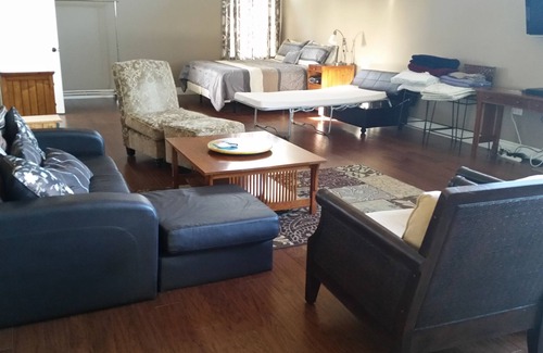 Moorpark House | Brand new 850 sq ft loft/apartment