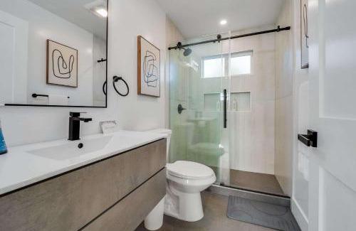 Sunnyvale West House | Brand New Apt W Parking Blocks From Downtown- C