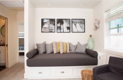 West Newport Cottage | Brand new beach cottage steps to the sand