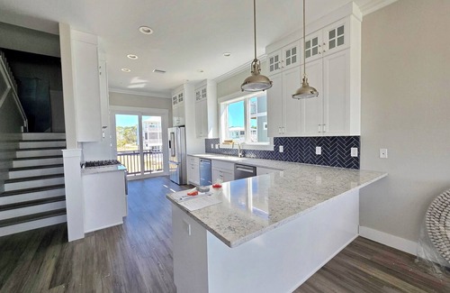 Indian Pass House | Brand New Beachfront Build, Private Pool, Pet-Friendly, Secluded Beaches