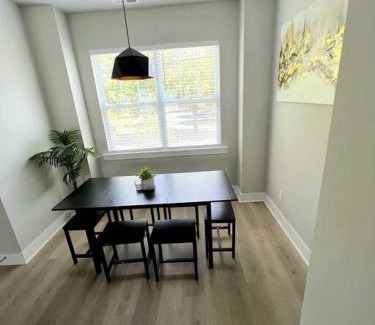 Sheffield Park House | Brand New Build 10 Min- Uptown