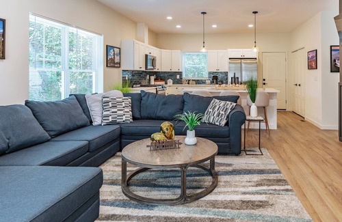 Hough House | Brand New Build! 3BR Home by Cleveland Clinic & Playhouse Square!