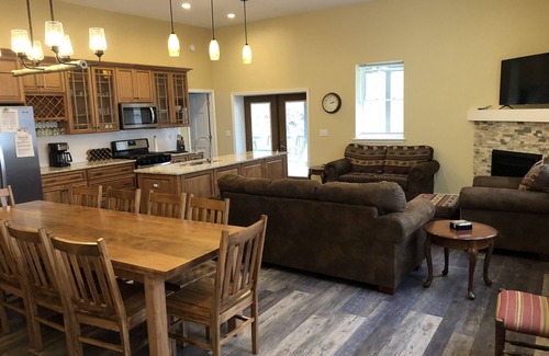 Ellicottville House | Brand New Build in Ellicottville's village! The Gorgeous Chardonnay Chalet
