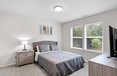 Bessemer City House | BRAND NEW Build w/ King Bed!
