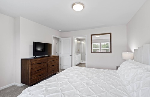 Bessemer City House | BRAND NEW Build w/ King Bed!