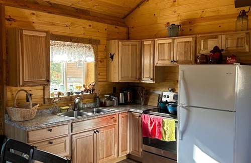 Gardiner Cabin | Brand new Cabin in the mountains next to Yellowstone National Park!