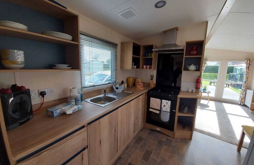 Knaresborough House | Brand new caravan with outdoor swimming & ramp to decking, no steps