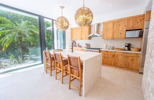 Playa Guiones House | Brand New Casa Marea walk to beach
