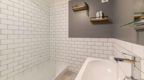 Old Town Hastings Apartment | Brand New Central Balcony Flat - Hastings Holidays