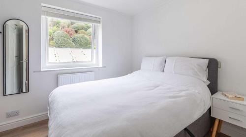 Old Town Hastings Apartment | Brand New Central Balcony Flat - Hastings Holidays