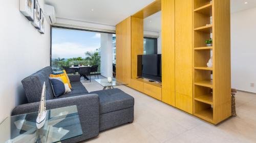 Flamingos Apartment | Brand New Condo Aria Ocean 501 by Kivoya