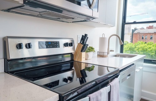 Uptown District Hotel | Brand New Condo Downtown Columbus