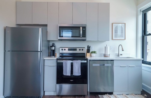 Uptown District Hotel | Brand New Condo Downtown Columbus