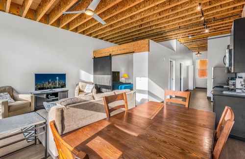 Bremerton Condo | Brand New Condo Steps from Bremerton Ferry